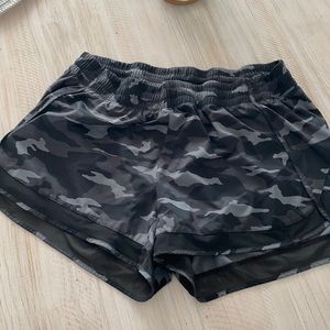 Athleta Mesh Racer Run Short 4”